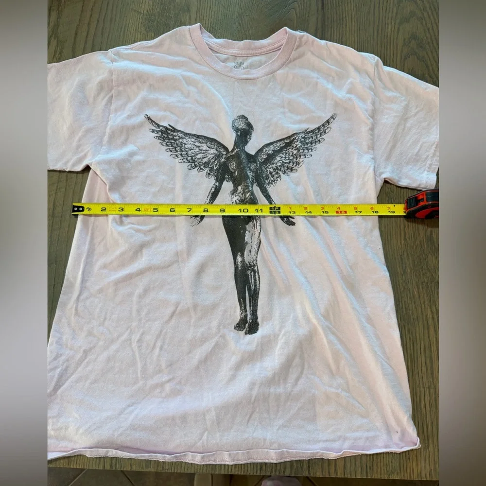 🎸 Nirvana Graphic Tee Pink Angel Wings Shirt Size Medium - Picture 3 of 4
